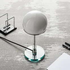 Van glas vervaardigde Wagenfeld-tafellamp