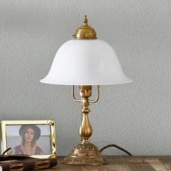 Versierde tafellamp Carolin van messing