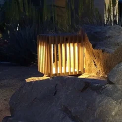 Verti LED tafellamp op zonne-energie, teak-grijs, 3.000 K, 300 lm