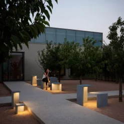 Vibia Empty 4130 buitenlamp van beton, 70 cm