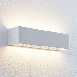 Vierkante led wandlamp Lonisa voor de woonkamer