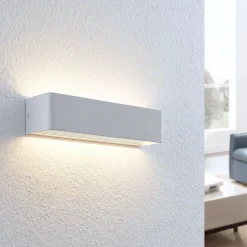 Vierkante led wandlamp Lonisa voor de woonkamer