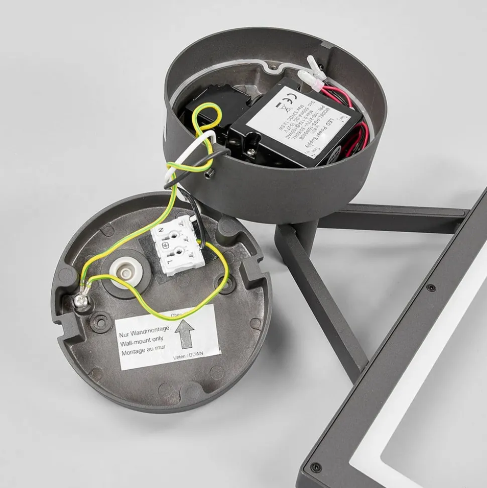 Vierkante LED wandlamp met bewegingsmelder