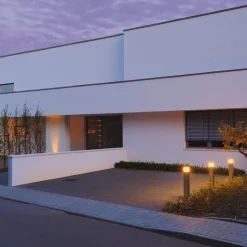 Vierkante tuinpadverlichting SLV, hoogte 90 cm, grijs, roestvrij staal