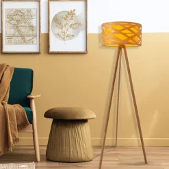 Vloerlamp Finja met statiefframe van bamboe