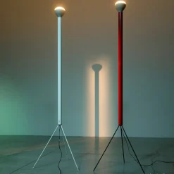 Vloerlamp FLOS Luminator, rood, hoogte 189 cm, metaal