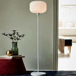 Vloerlamp Milford met witte kap van glas