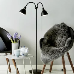 Vloerlamp Ray met 2 lichtbr. uit zwart metaal