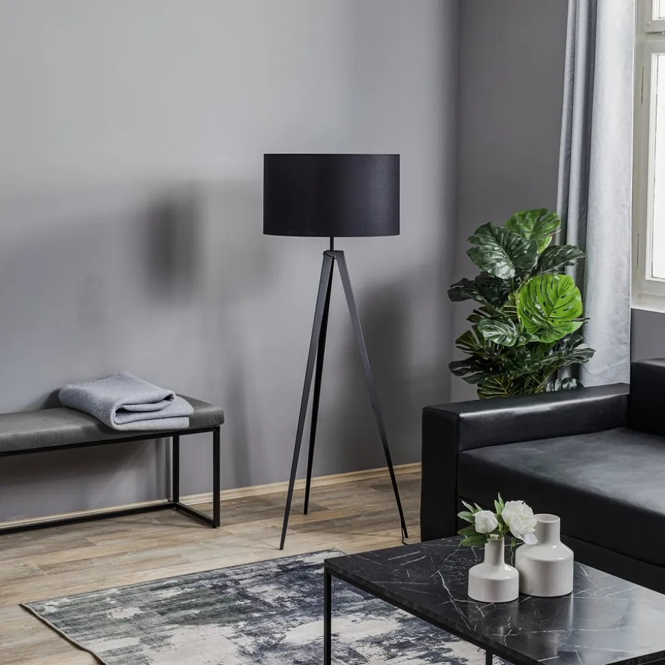 Vloerlamp Tago, driepoot, kap zwart/zilver