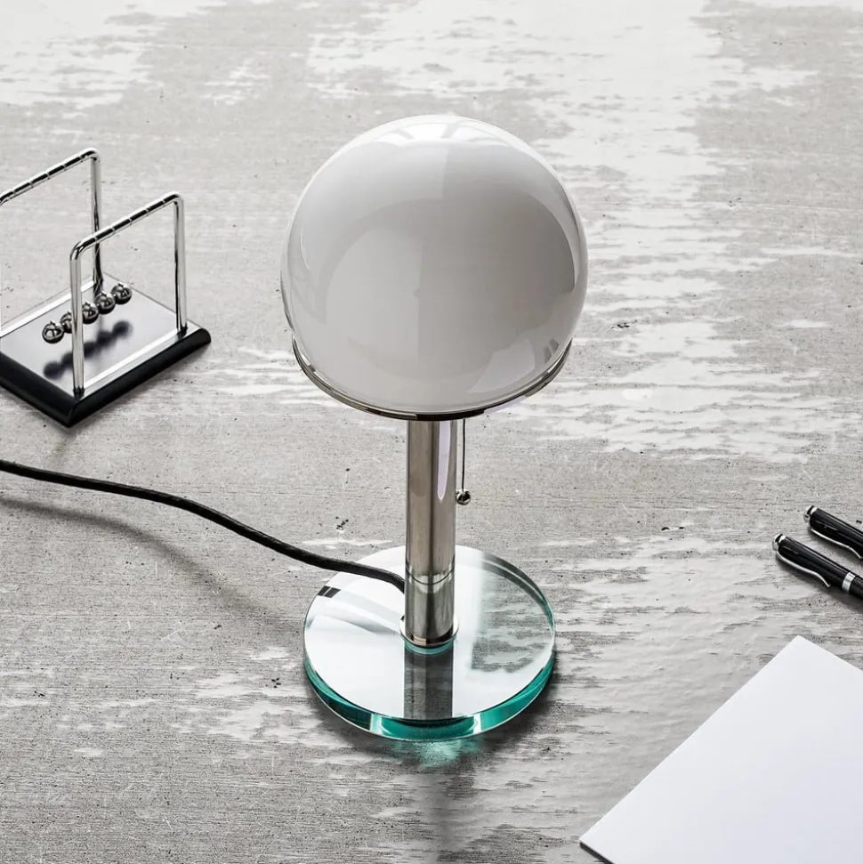 Wagenfeld-tafellamp, glazen voet, metalen staander