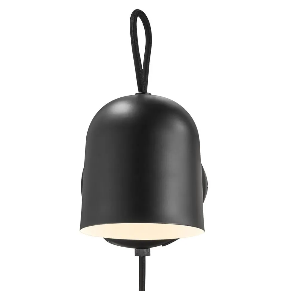 Wandlamp Angle, met tuimelschakelaar, zwart