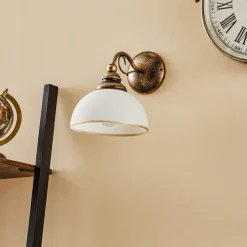 Wandlamp Casale met glazen kap