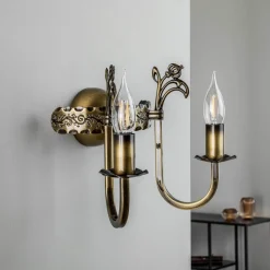 Wandlamp Castle licht gepatineerd 2-lamps