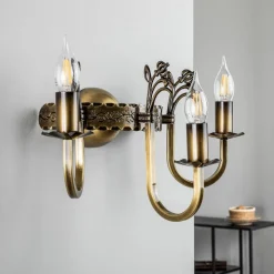 Wandlamp Castle licht gepatineerd 3-lamps