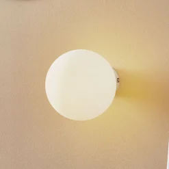 Wandlamp Dione, wandbevestiging wit