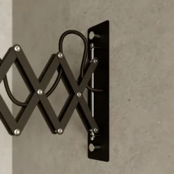 Wandlamp Harmony met schaararm, zwart