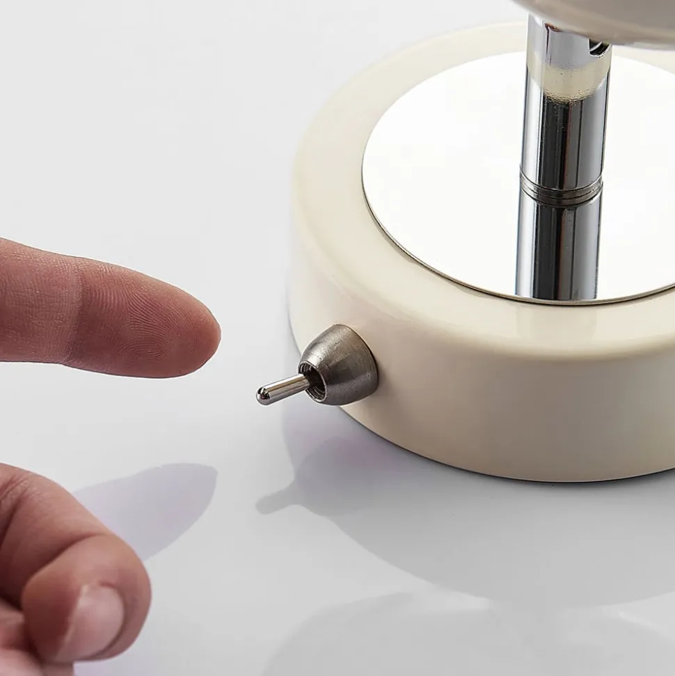 Wandlamp Jakov in retr- stijl