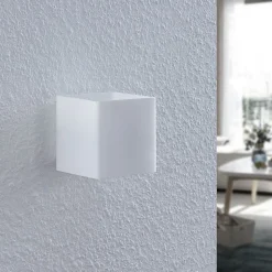 Wandlamp Lindby Nanda, hoekig