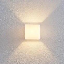 Wandlamp Lindby Nanda, hoekig
