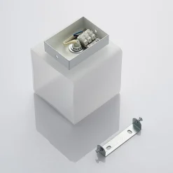 Wandlamp Lindby Nanda, hoekig