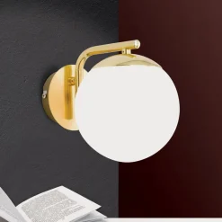 Wandlamp Madis met glasbol en schakelaar