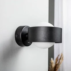 Wandlamp Mado van staal, zwart, 1-lamp