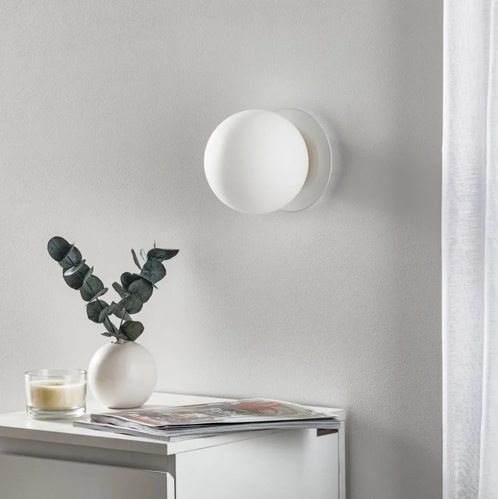 Wandlamp Minerva K1, wit, Ø 15 cm, glas/metaal