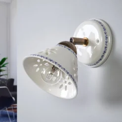 Wandlamp NONNA van witte keramiek