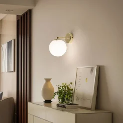 Wandlamp Sala met bolglas, 1-lamp