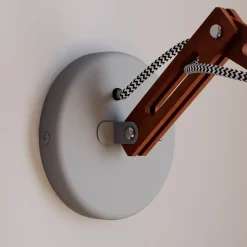 Wandlamp Skansen, houten arm verstelbaar, grijs