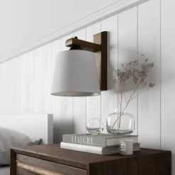 Wandlamp Sweden met houten frame, notenhout eiken