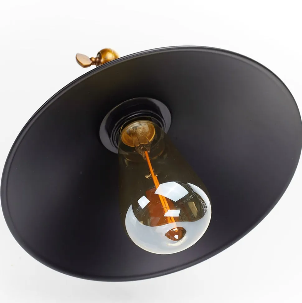 Wandlamp Viktor in industrieel ontwerp