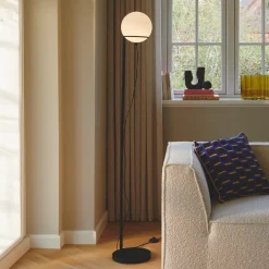 Wilson vloerlamp, metaal, zwart, glazen bolkap