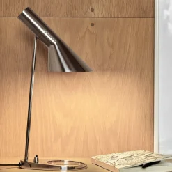 Zwenkbare tafellamp AJ in donkergrijs